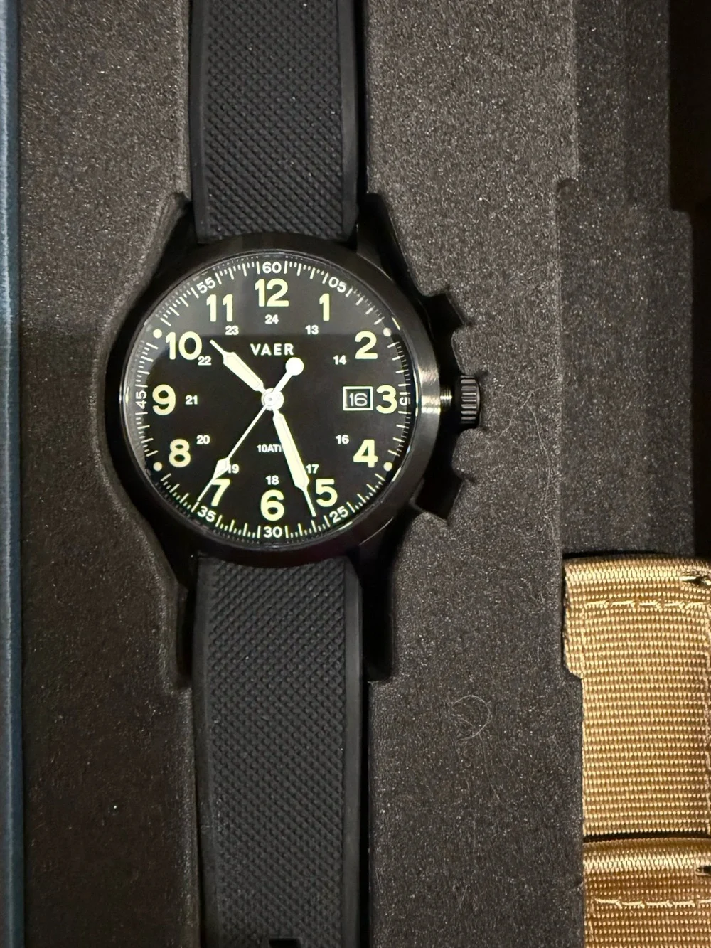 VAER Black Field Watch with Black Strap